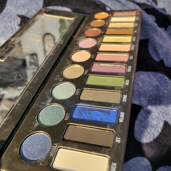 “Metal Matte” Eyeshadow Palette — Kat von d - Picture 3 of 5